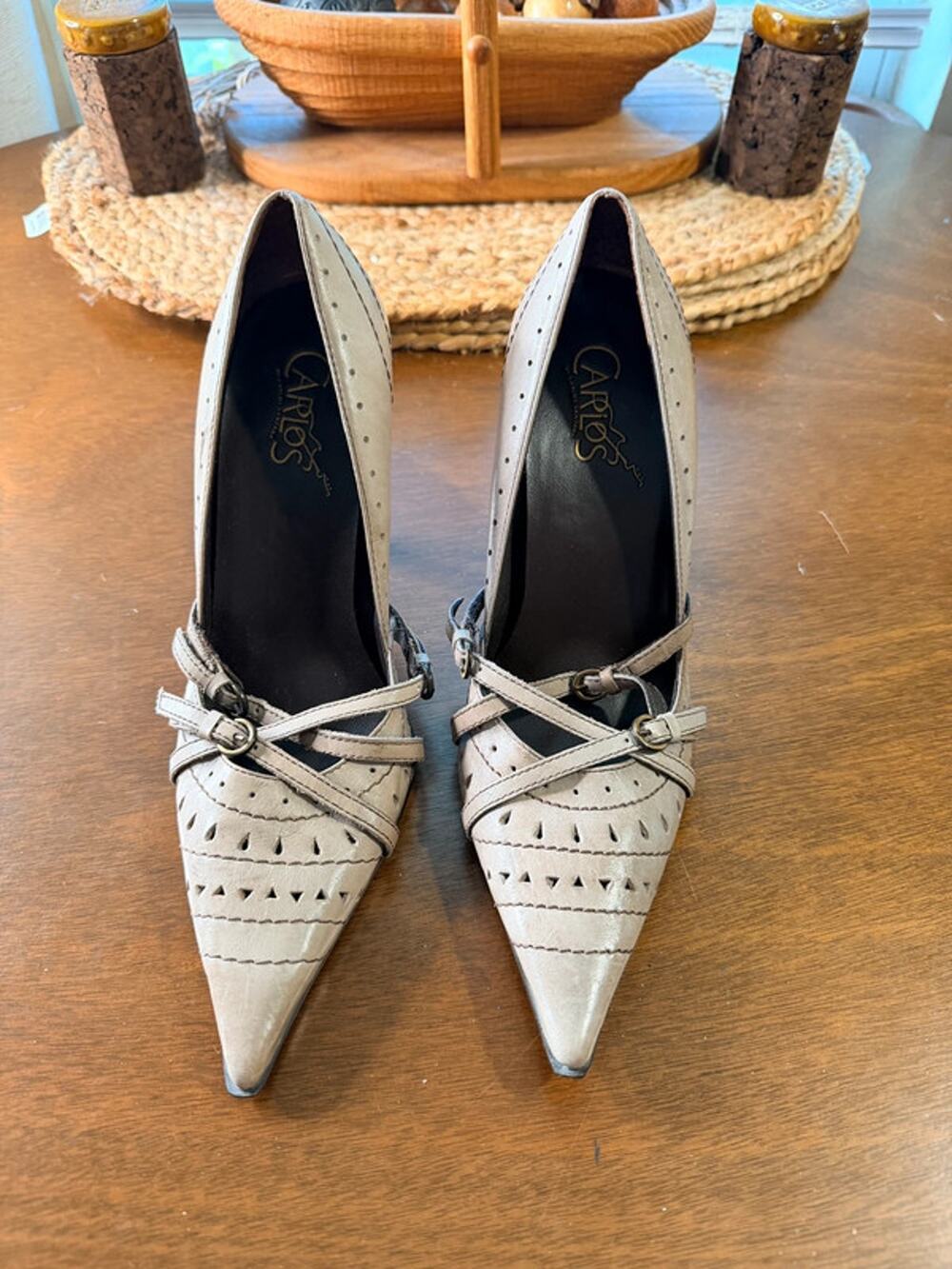Carlos Santana is back leather pointy toe 5.5 575